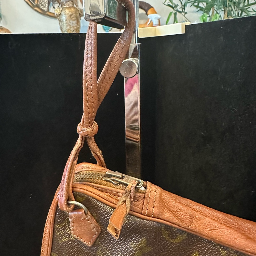 Louis Vuitton Brown Monogram Pouchette Sport  Clutch VINTAGE - Picture 7 of 16